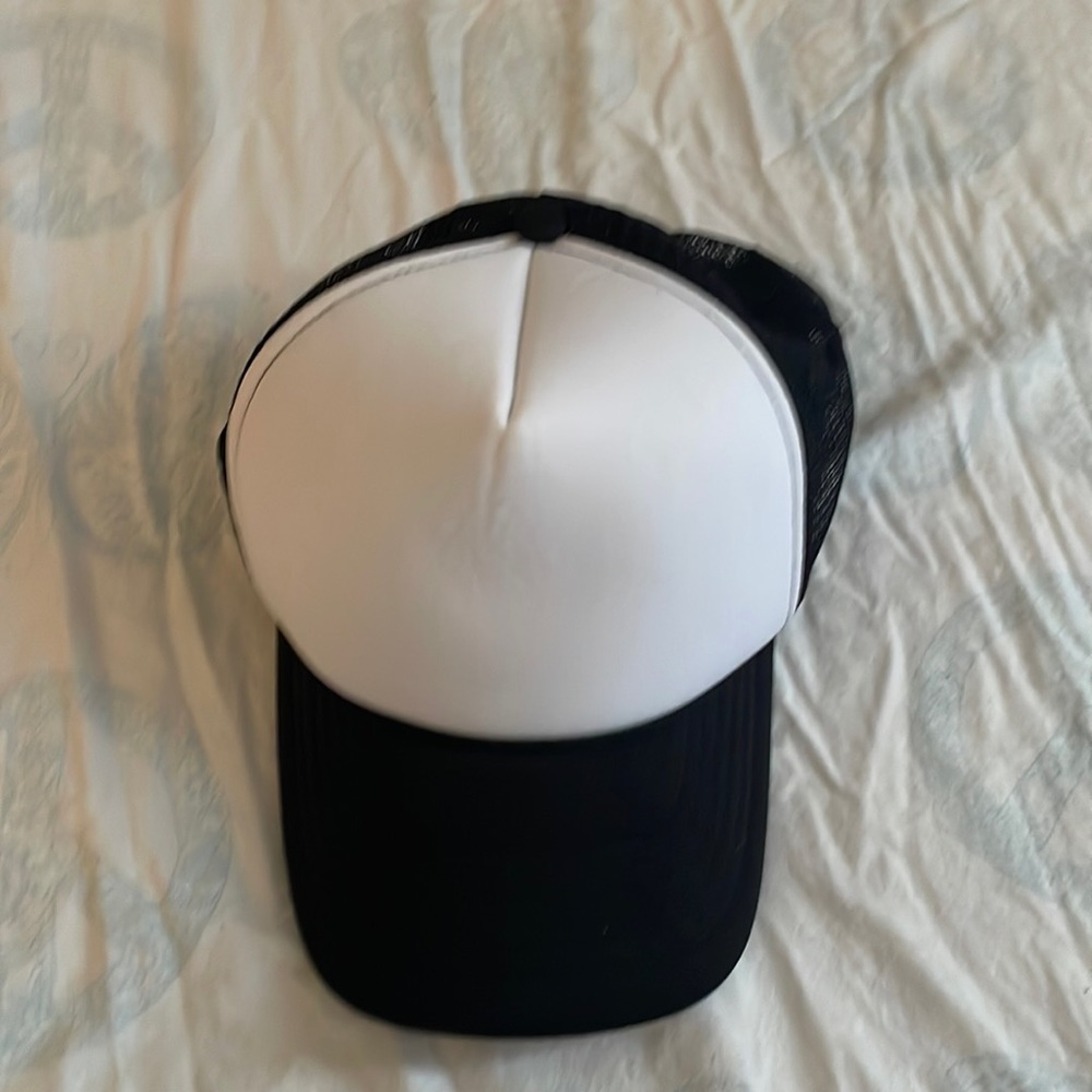 Black trucker hat